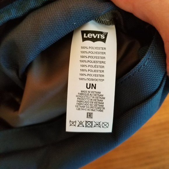 New Levi's Logo Sling/Fanny Pack! - Picture 4 of 5